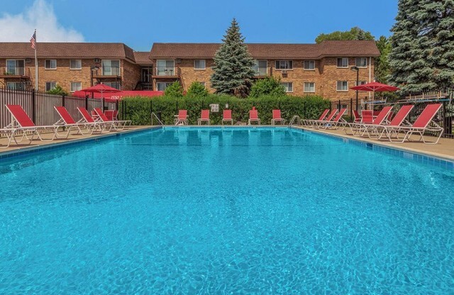 Sparkling Swimming Pool | Apartments in Mount Prospect Illinois | The Element