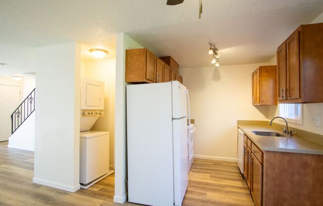 West Linn Townhouse with Patio, Parking, Dishwasher, & W/D!