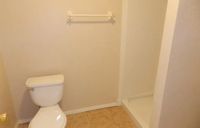 3 beds, 2 baths, $1,100