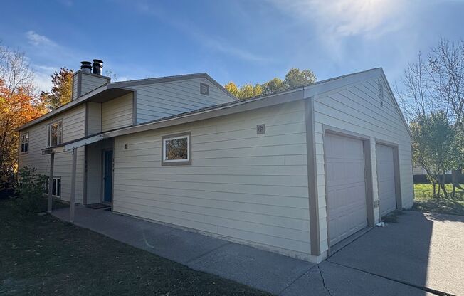 2 Bed 2 bath off Durston Rd- Brand New Flooring, Trim, Paint, and Light Fixtures!