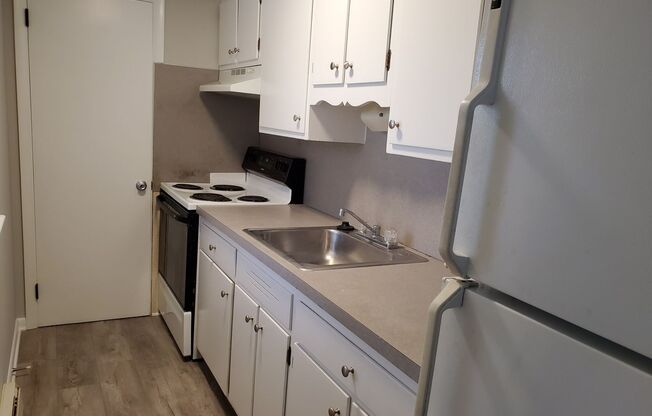 2 beds, 1 bath, $1,150