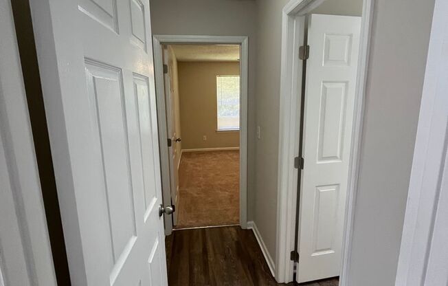 2 beds, 2 baths, 1,270 sqft, $1,500, Unit 2708-5 Upstairs 2BR 2BA Remodel Summit Pet Friendly