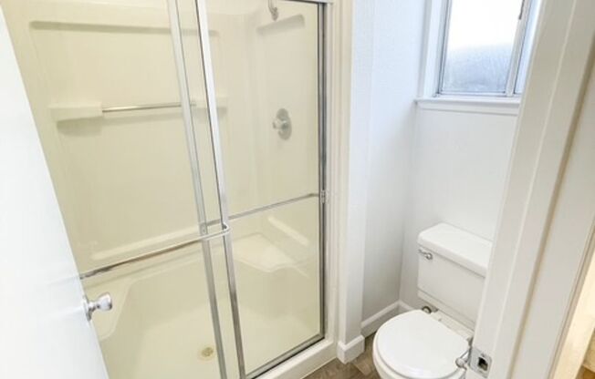 2 beds, 2 baths, 1,016 sqft, $1,840, Unit 1690-110