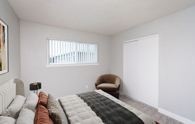 2 beds, 1 bath, 880 sqft, $1,450, Unit 42