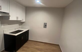 2 beds, 1 bath, $2,700, Unit 9516-13