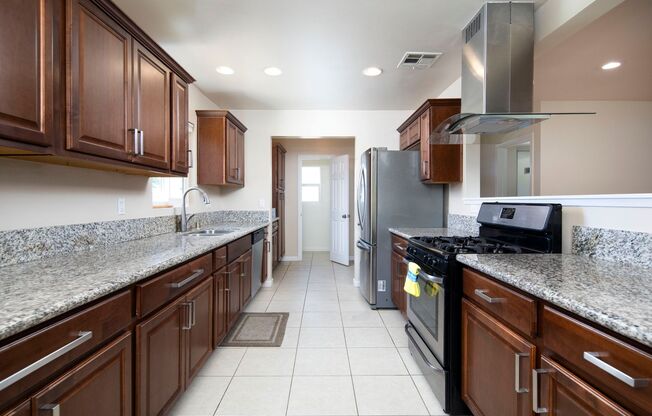 Beautiful 3BR 2.5 BA Hoyse in Allied Gardens