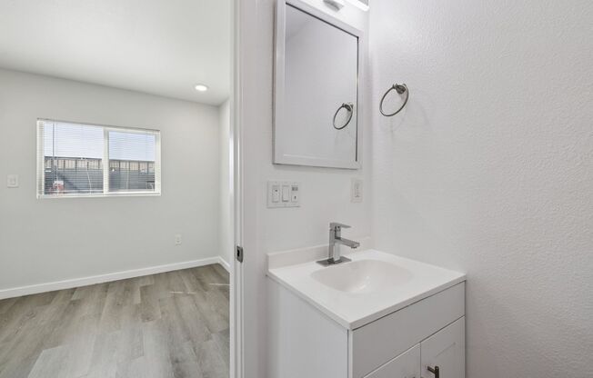 Studio, 1 bath, 645 sqft, $1,548, Unit 131