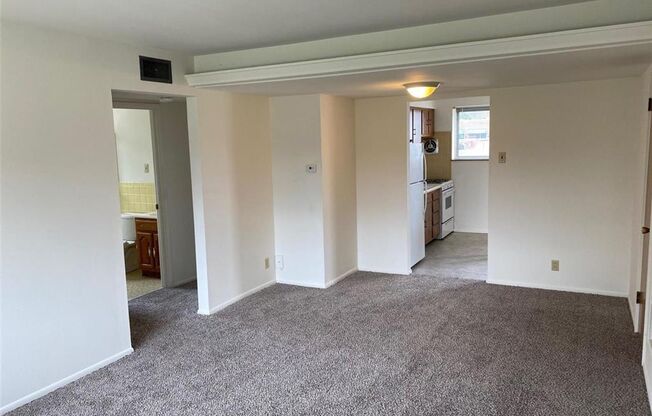 2 beds, 1 bath, 750 sqft, $900