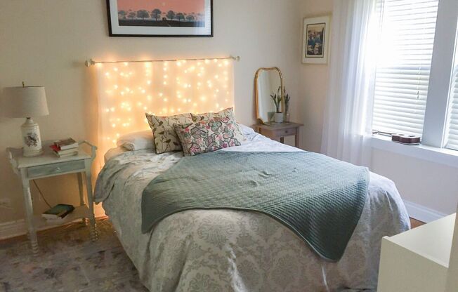 1 bed, 1 bath, 708 sqft, $2,295, Unit 4865-3W