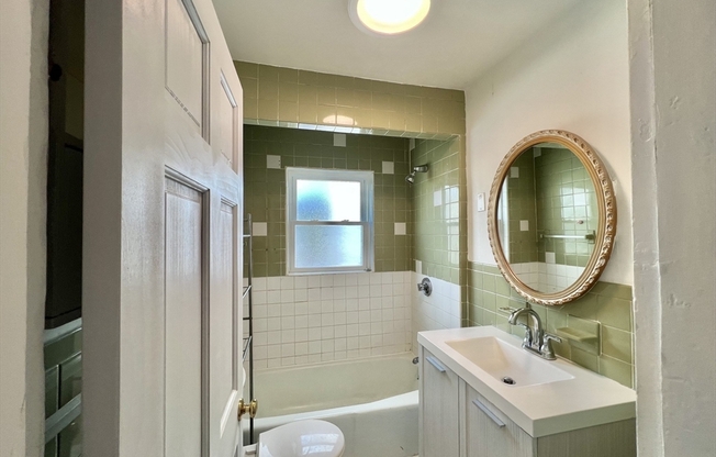 2 beds, 1 bath, 1,026 sqft, $2,850, Unit 86