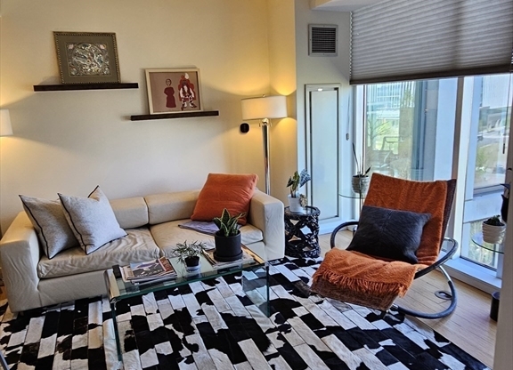 1 bed, 1 bath, 747 sqft, $3,450, Unit 707T