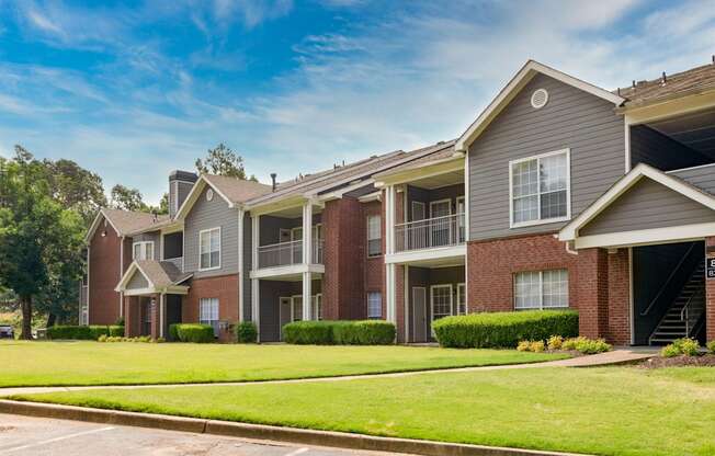 exterior view at the regency woods apartments in pascagoula, ms at Lincoln at Wolfchase, Cordova, 38016