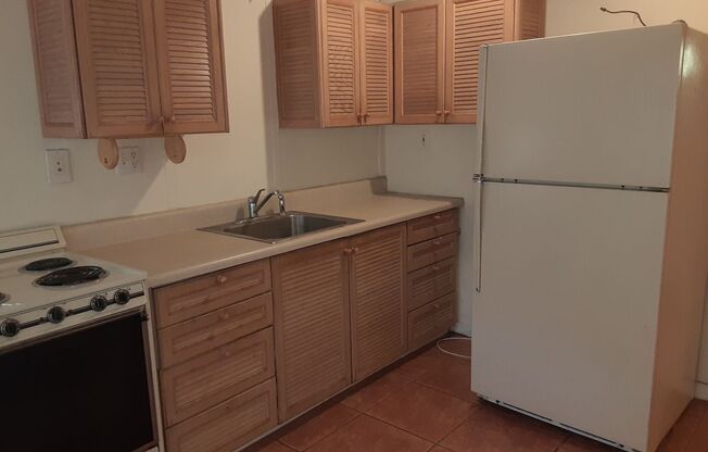 2 beds, 1 bath, $1,650