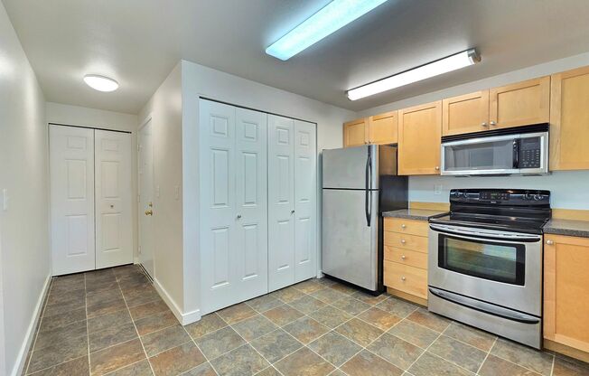 2 Bedroom Condo Available in Kenmore