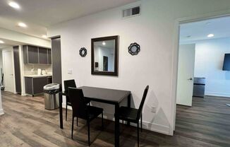 4 beds, 3 baths, 1,400 sqft, $1,550, Unit 206 - Deluxe Room - 1