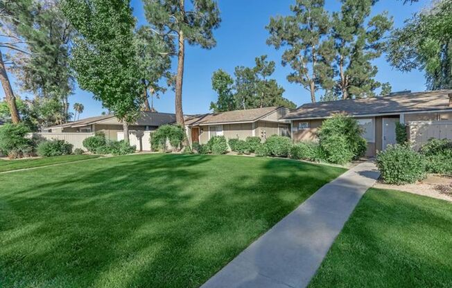 2 beds, 1 bath, 965 sqft, $1,695, Unit 13-23