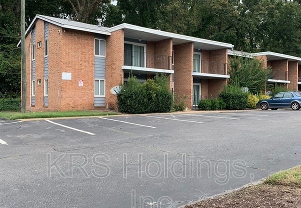 1700 THE CARLISLE APTS