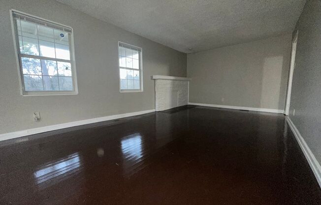 3 beds, 1 bath, $1,195