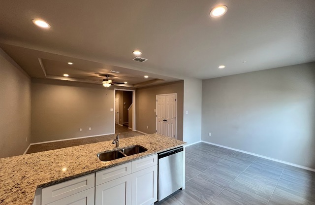 4122 SWANS LNDG