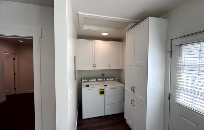 2 beds, 1 bath, $2,995, Unit 1460 Ricardo St.