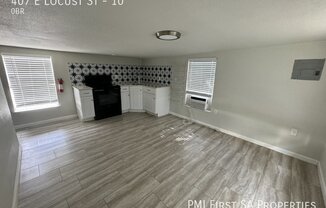 407 E LOCUST ST