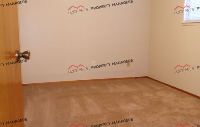 1 bed, 1 bath, 585 sqft, $1,195, Unit B2