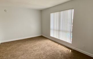 1 bed, 1 bath, 570 sqft, $1,595, Unit 12