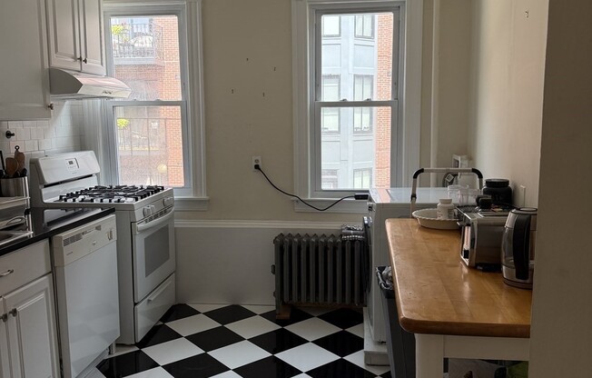 12 FOLLEN ST