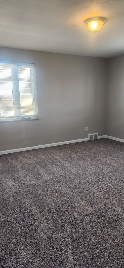 2 beds, 1 bath, 800 sqft, $1,210, Unit 1694 Parkline Dr