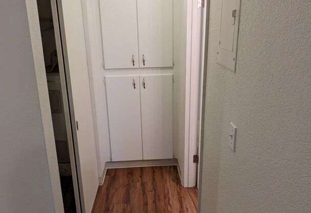 1 bed, 1 bath, 700 sqft, $1,295, Unit #28