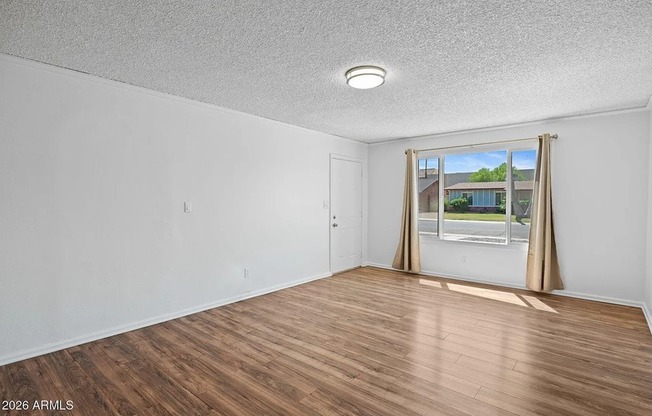 1664 E DE RIO DR