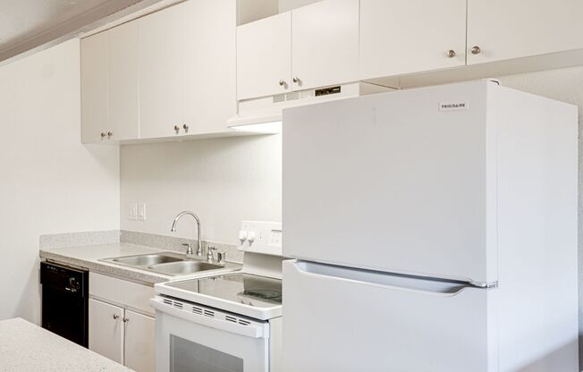 Studio, 1 bath, 480 sqft, $1,895, Unit 08-90