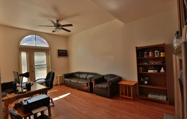 2 beds, 1 bath, $1,985