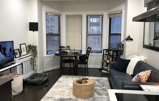 1 bed, 1 bath, $2,800, Unit 42