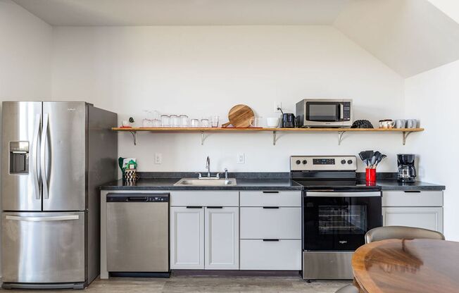 2 beds, 2 baths, 1,000 sqft, $2,195, Unit 414