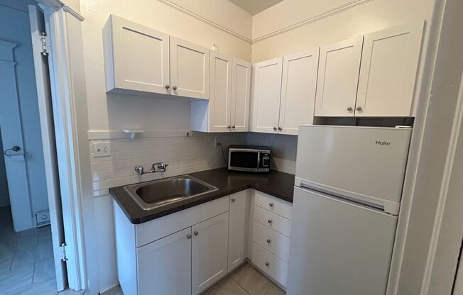 1 bed, 1 bath, 663 sqft, $975, Unit 1212 Unit 6A