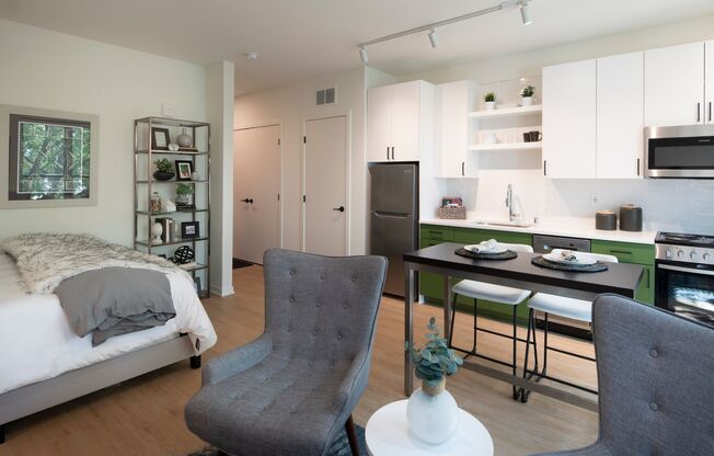 Studio, 1 bath, 411 sqft, $1,455, Unit 409