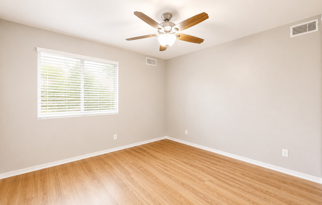 2 beds, 1 bath, 770 sqft, $2,275, Unit 483-02