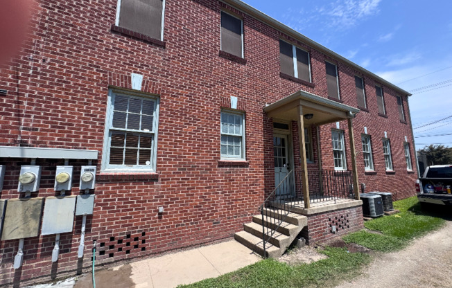 317 W University Ave