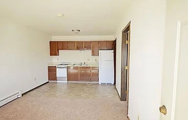 1 bed, 1 bath, 550 sqft, $495, Unit 9