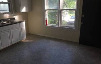 2 beds, 1 bath, $695, Unit 2311-A (Lower Rear)