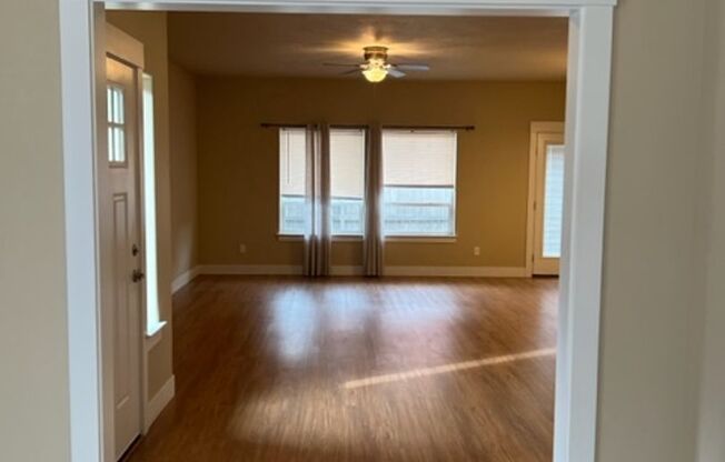 CLEAN & WELL KEPT 2 BEDROOM W/ ADDITIONAL BONUS ROOM