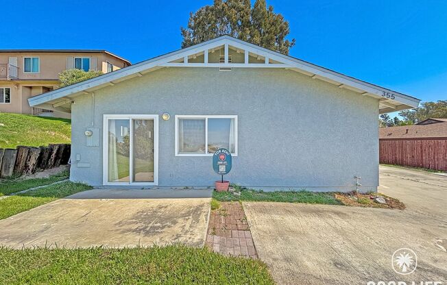 Beautiful 3BD/2BA House in Encanto W/ A/C, W/D, 2-Car Garage, Large Front & Backyard!