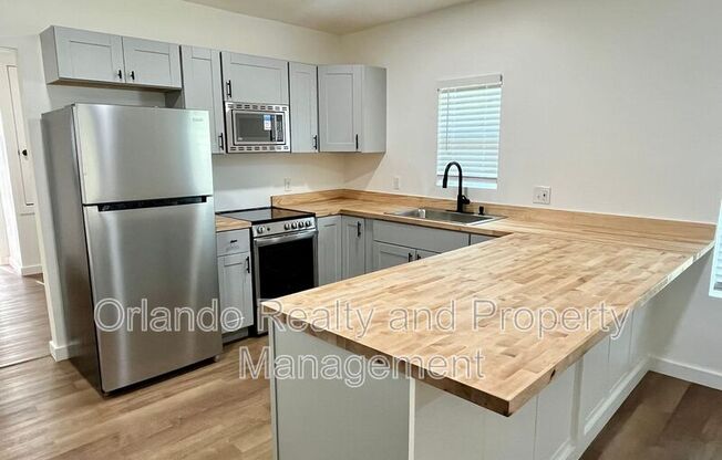 1521 NIEUPORT LN