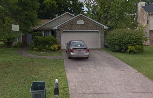 Very Nice 3 Bedroom Home in Hendersonville!