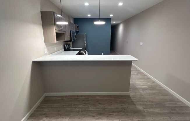 Studio, 1 bath, 500 sqft, $995, Unit 24