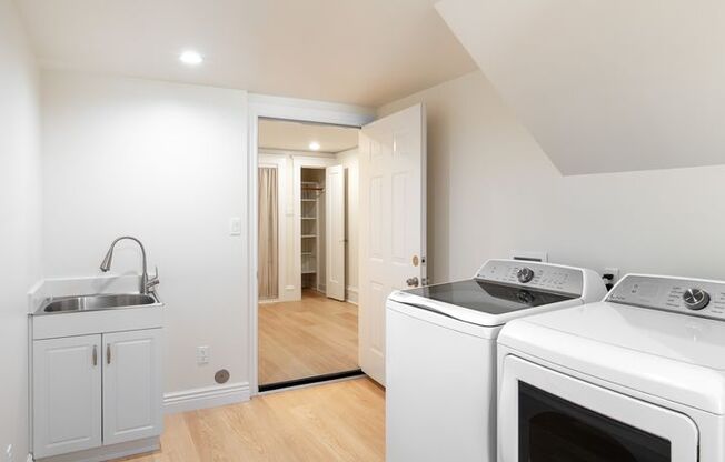 TOTAL REMODEL HUGE 3BR/3BA 1700sf w Garage/Patio Outer Richmond AVAILABLE NOW