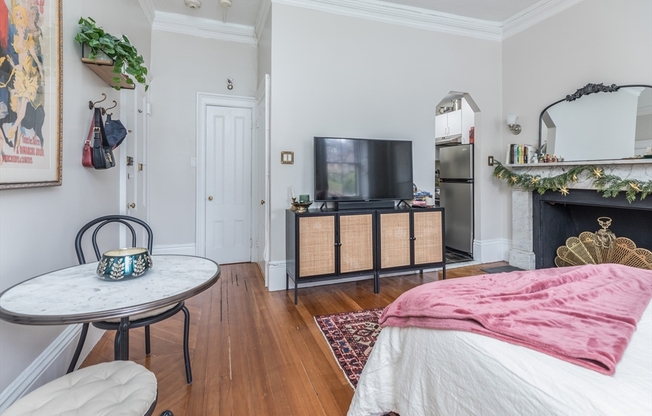 74 MT VERNON ST