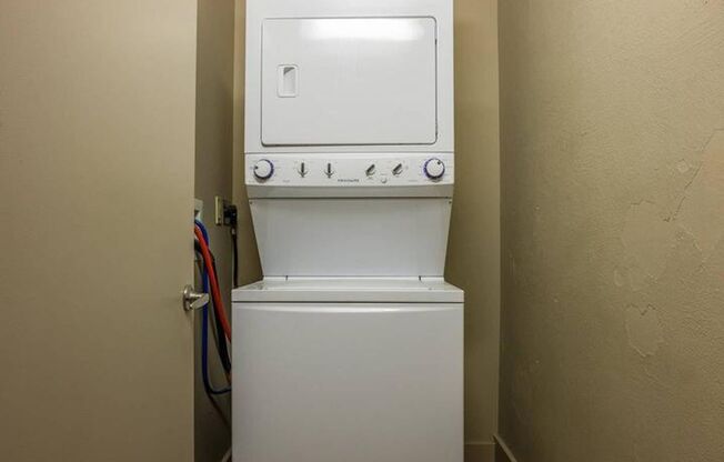 2 beds, 2 baths, 1,073 sqft, $1,750, Unit Apt. 211