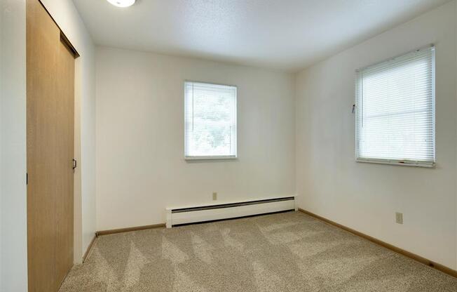 Northeast Villas Apartments in Fridley, MN Bedroom